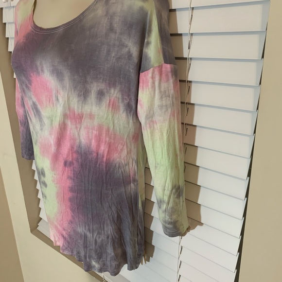 NWT Tie Dye Simply Southern Blouse - Picture 2 of 5